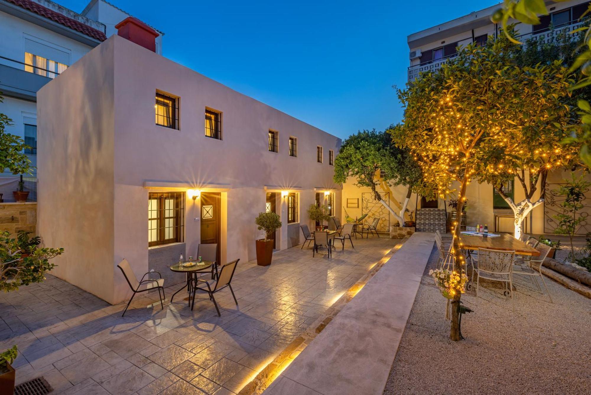 Sala Historical Luxury Suites Rhodes City Екстер'єр фото